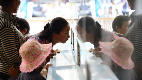 Lo vỡ quỹ bảo hiểm y tế: Bệnh viện “siết” bệnh nhân