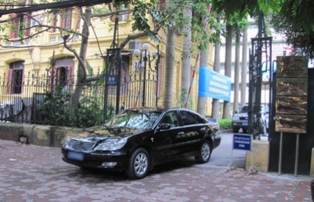 Các bộ có được chuyển nhượng quyền sử dụng đất?