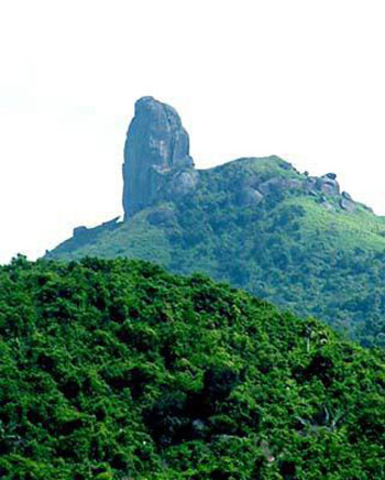 Núi thiêng Đá Bia