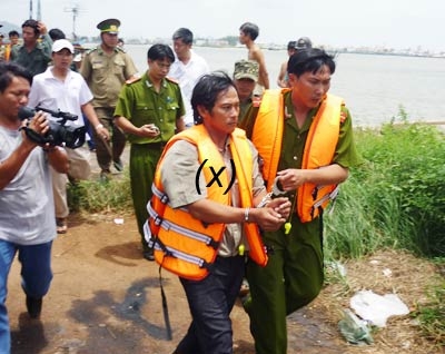 Đưa kẻ chém chết người ngoài khơi vào bờ