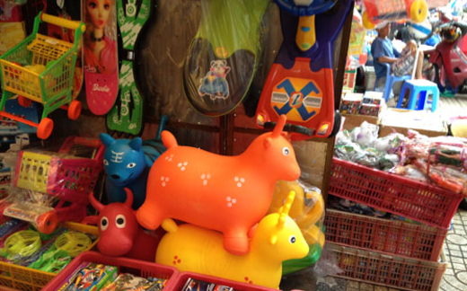 Tràn lan đồ chơi nhiễm chất gây ung thư