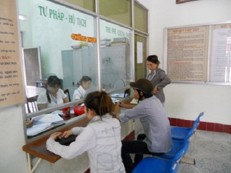 "Lạm phát đầy tớ” khi một xã có 500 cán bộ