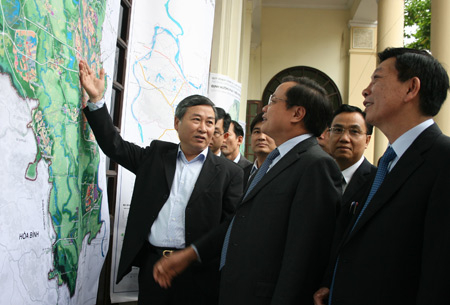 Hà Nội có thể xây đường hầm vượt sông Hồng