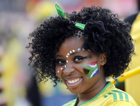 Vẻ đẹp các nữ CĐV trong hai ngày đầu World Cup