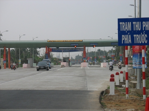 Nên xóa các trạm thu phí giao thông