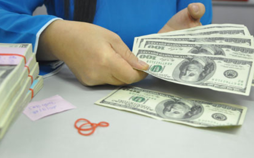 Kẽ hở chuyển tiền ra nước ngoài