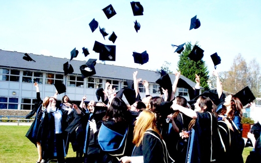 Xã hội sẵn sàng 'trả giá' cho cái tài của tiến sĩ?