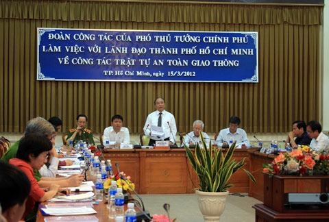 'TP HCM nên nghiên cứu lại việc đổi giờ học, giờ làm'