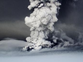 Hàng không có thể lại bị rối loạn do núi lửa phun trào ở Iceland