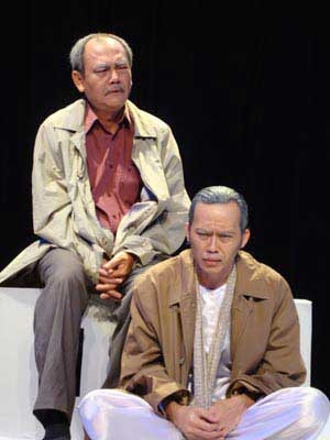 NSƯT Việt Anh: Nỗi cô đơn chạy dọc cõi đời