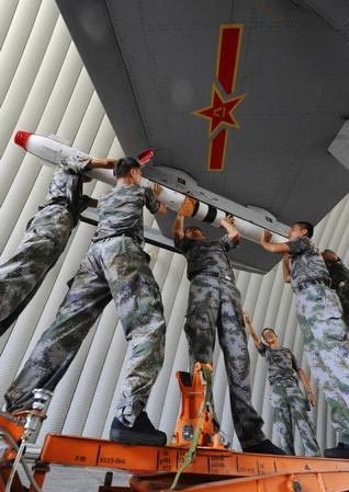 Quân đội Trung Quốc lại tập trận để phô trương thanh thế