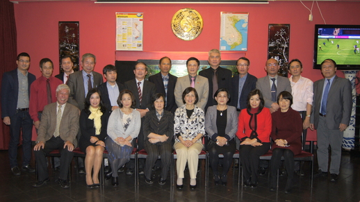 Tùy viên quốc phòng Việt Nam tại Ba Lan  gặp mặt đại diện Cộng đồng.