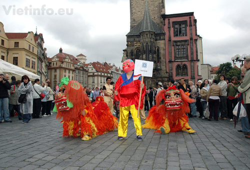 Cộng đồng VN tham dự Lễ hội Quốc tế các dân tộc thiểu số tại Praha