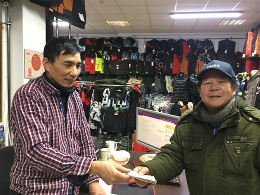 Người Việt tại Ba Lan quyên góp ủng hộ nạn nhân động đất ở Thổ Nhĩ Kỳ và Syria.