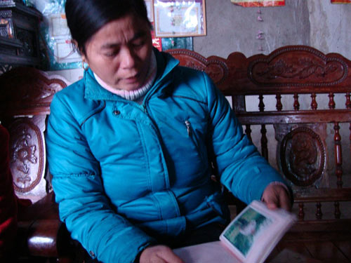 Thẫn thờ chờ tin con