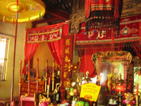 Lê Thái Tổ cho tát hồ Hoàn Kiếm... tìm gươm thần