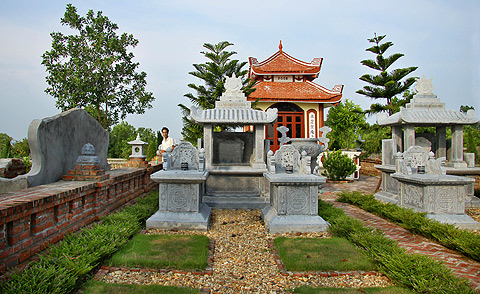 Đại gia sắm 'biệt thự' cho người âm