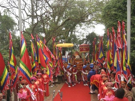 Tín ngưỡng không phải thứ để tranh giành hay thi thố