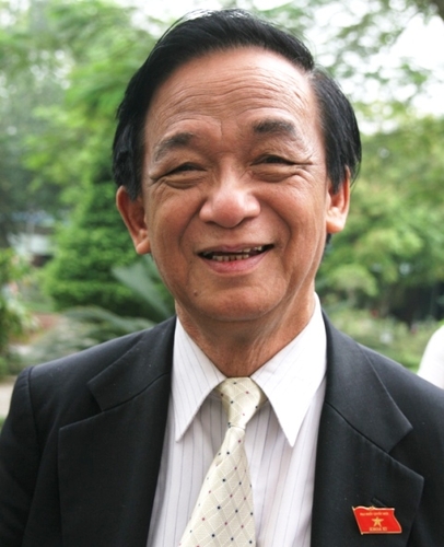 GS Nguyễn Lân Dũng: "Đổi mới chương trình không cần đợi đến 2015"!