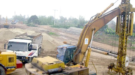 Nói và làm: Đầu tư tiền "khủng", thi công như rùa