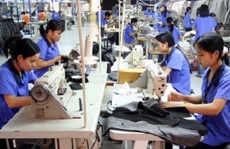 Nữ đại biểu: Sao bắt chúng tôi nghỉ hưu sớm thế?