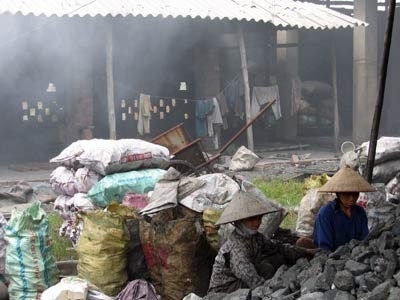 Nghịch lý làng nghề: Đời sống khá, sức khỏe giảm?!