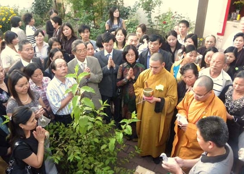 MÙA VU LAN PHẬT LỊCH 2553 TẠI CHÙA THIÊN VIỆT VAC-SA-VA