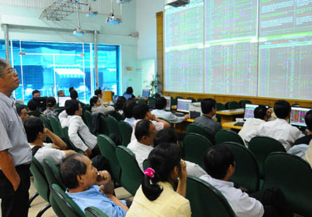 Chứng khoán lại chìm trong bán khống, làm giá