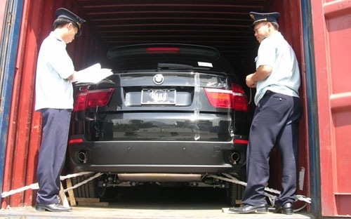 Xe theo Việt kiều về nước tăng đột biến