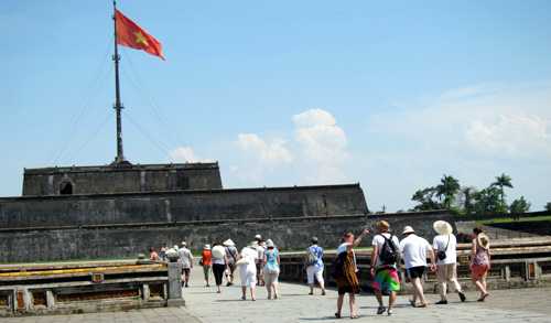 Dịch vụ du lịch: Vẫn nhiều 'thói hư tật xấu'