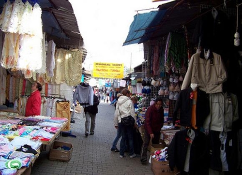 Mạn đàm về sự ảnh hưởng của "Văn hoá mặt tiền"