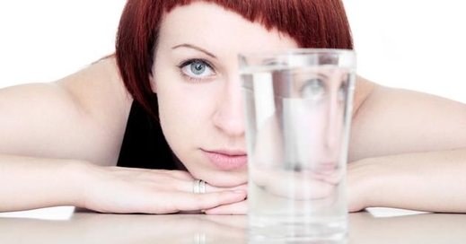 Cần uống bao nhiêu nước trong một ngày?