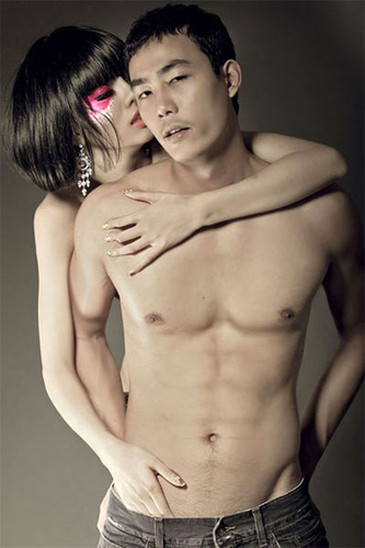 PN&HĐ: Cái chết, vụ gạ tình và báo chí sính nude