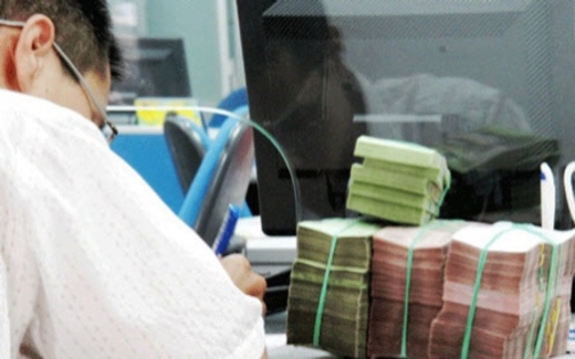 Bơm tiền