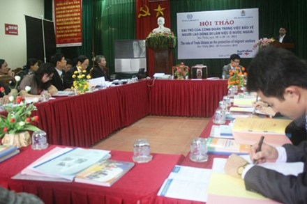 Tìm cơ chế bảo vệ người lao động Việt Nam ở nước ngoài