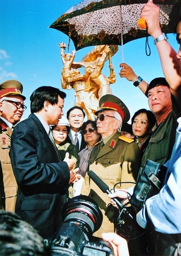 Những bức ảnh chưa từng công bố về tướng Giáp