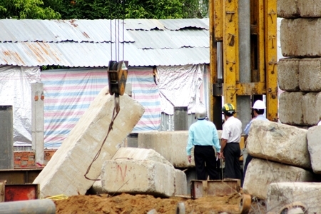 Ba công nhân bị hàng chục tấn bê tông đè chết