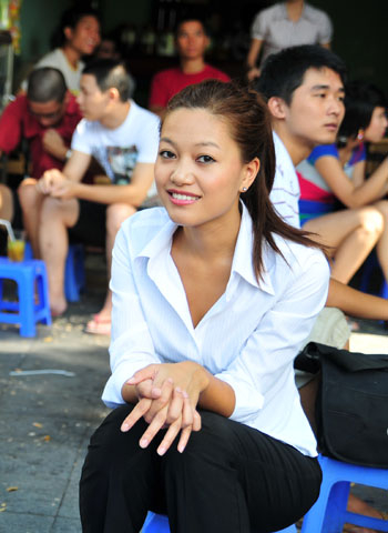 Người đẹp Việt kiều làm MC truyền hình