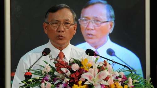 Làm đường chậm, xây cao ốc thì nhanh!