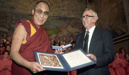 05/10/1989: Đức Dalai Lama được trao giải Nobel Hòa bình