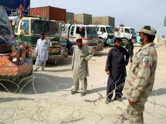 Pakistan chặn lại đoàn xe tiếp tế cho NATO từ 2 tuần nay