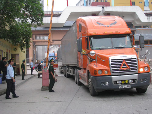 Ùn ùn nhập trái cây Trung Quốc