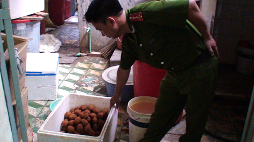 Vô tư nhập lậu nhân bánh trung thu