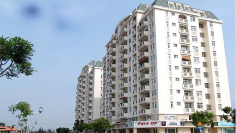 Địa ốc 'nhắm mắt' xả hàng né tháng cô hồn