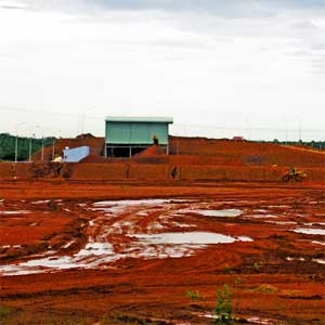 Bùn đỏ: Việt Nam dùng công nghệ “ướt” rẻ tiền