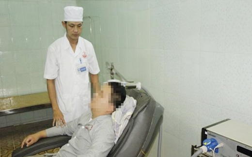 Đại gia giả điên, nhập viện náu thân trốn tội