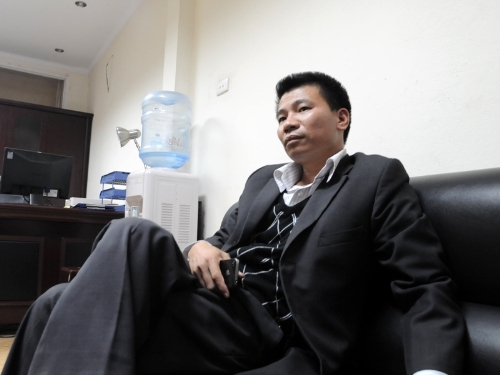 Tổng Giám đốc cắm sổ đỏ, ô tô trả nợ cho công nhân về quê ăn Tết