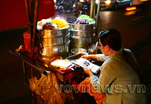 Người Sài Gòn đọc báo