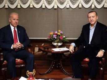 Washington và Ankara thúc hối Tổng thống Syria từ nhiệm