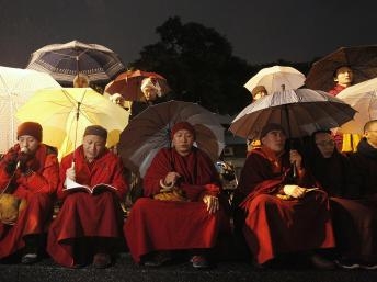 HRW tố cáo Trung Quốc bắt giam người nghe Đạt Lai Lạt Ma thuyết giảng
